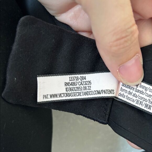 VICTORIA'S SECRET Black Lined Demi Bra size 40C - Picture 3 of 6
